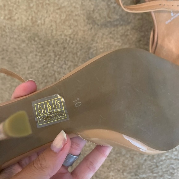 Jeffrey Campbell patent leather bullet cap heels - Picture 4 of 4